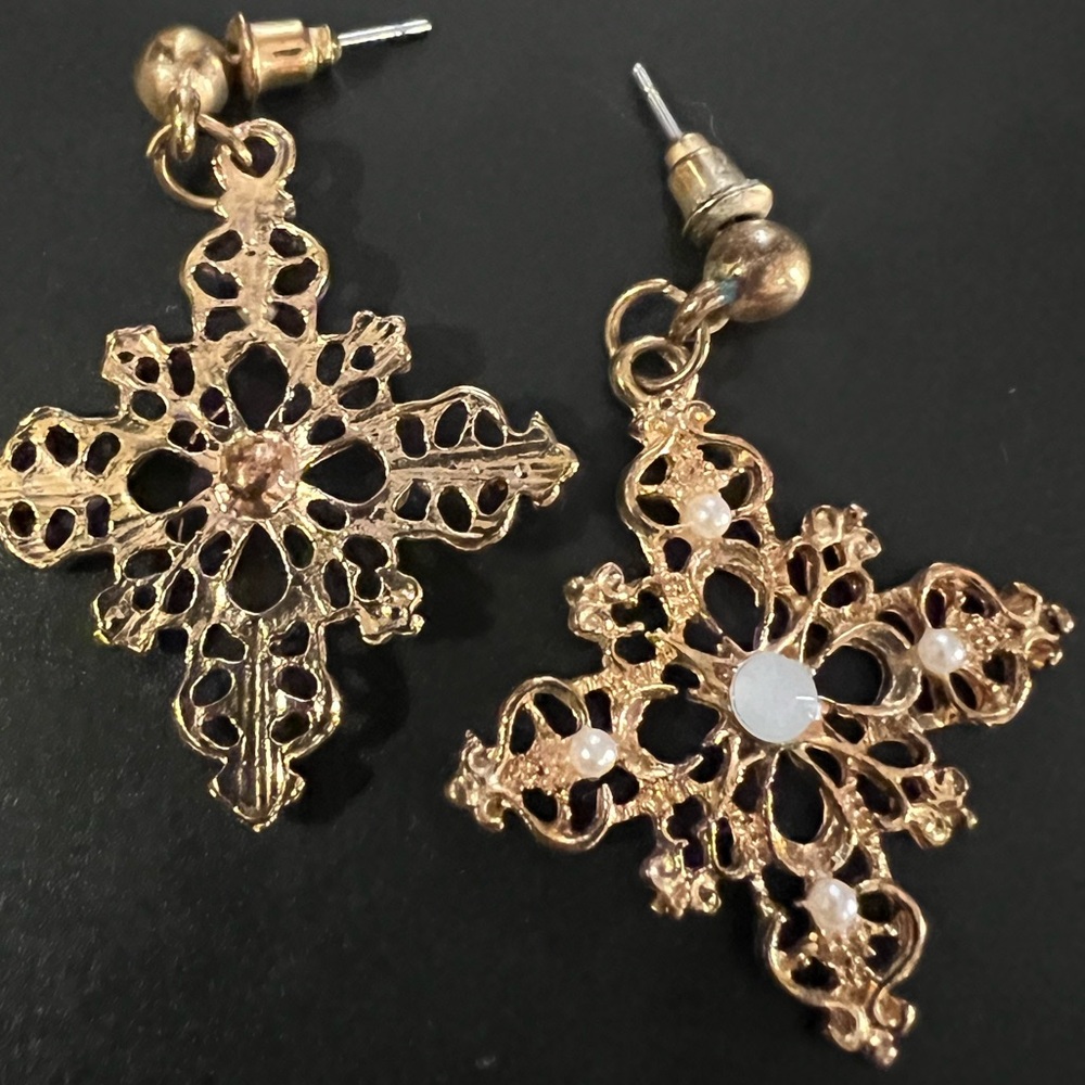 Vintage Gold and White Stone Earrings - Picture 2 of 8